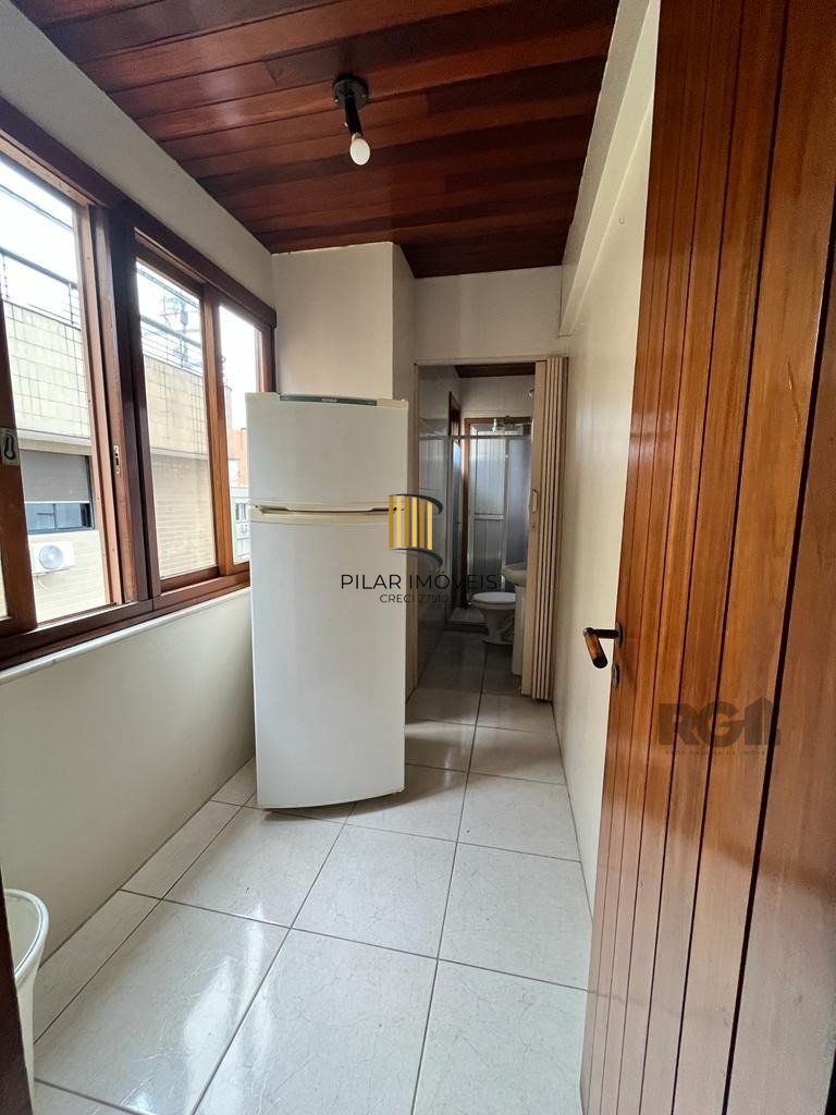 Cobertura para Comprar  com três dormitórios e uma suíte, duas vagas no bairro Petrópolis.