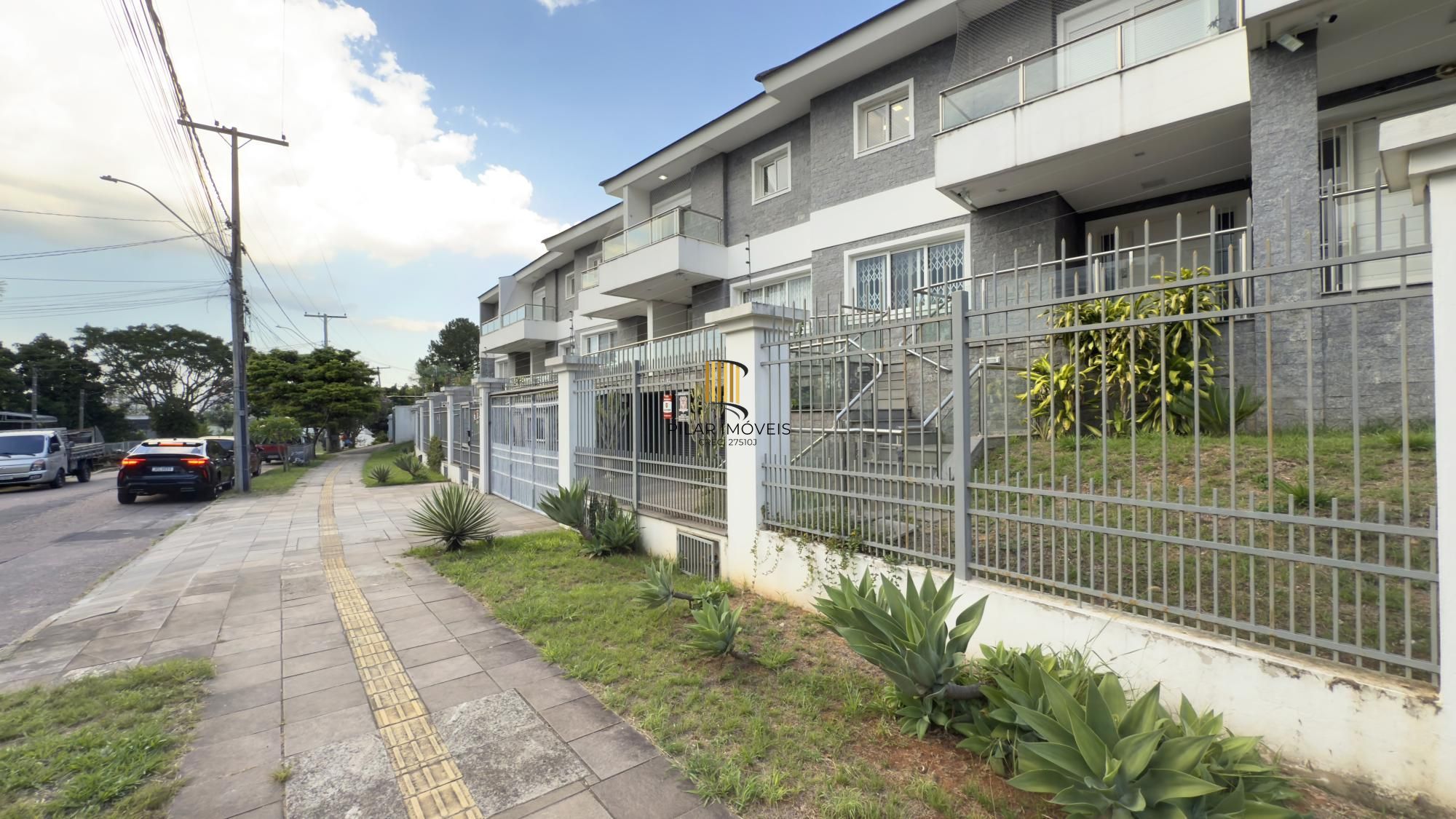 Casa para Comprar com 4 dormitórios, 386 m² - Chácara das Pedras - Porto Alegre