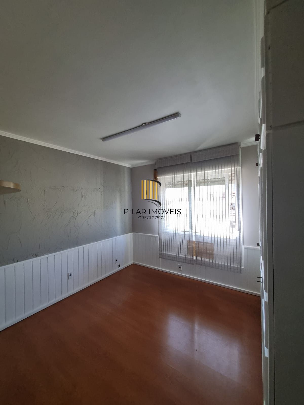 Apto de 3 dormitórios no Mont Serrat com linda vista da cidade e 1 vaga de garagem