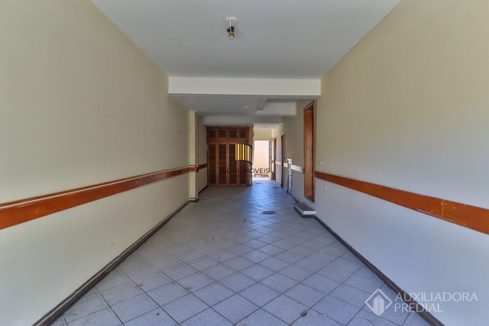 Excelente casa com 5 dormitórios no bairro Cristal