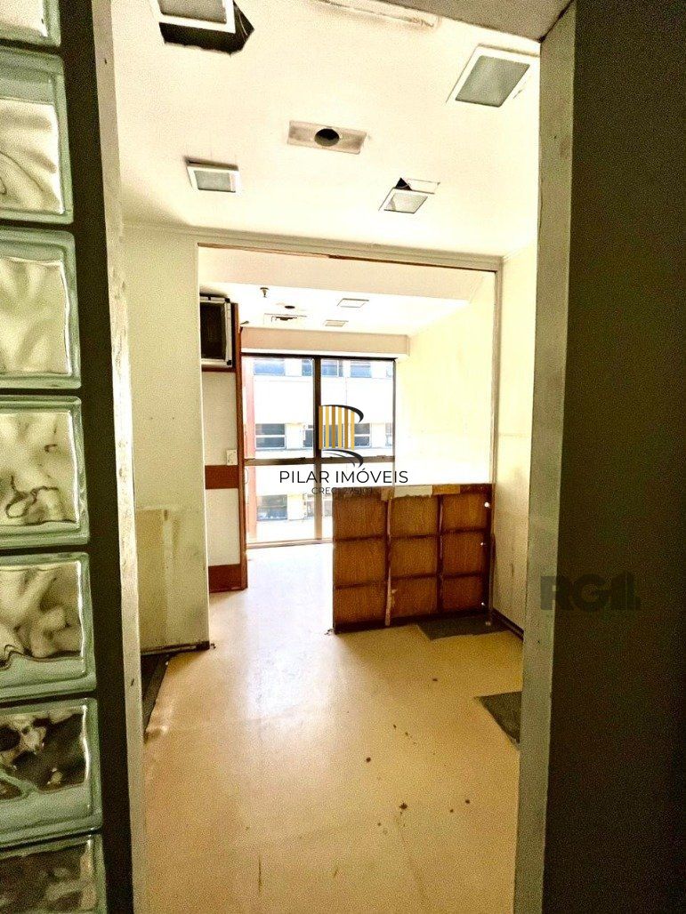 Sala à venda - 47,7m² - Bairro Auxiliadora em Porto Alegre - R$296.000,00