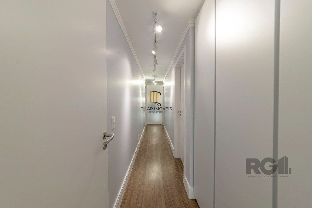 Apartamento para Comprar, impecável  com  4 dorm, sendo 3 suítes e 3 vagas Rio Branco