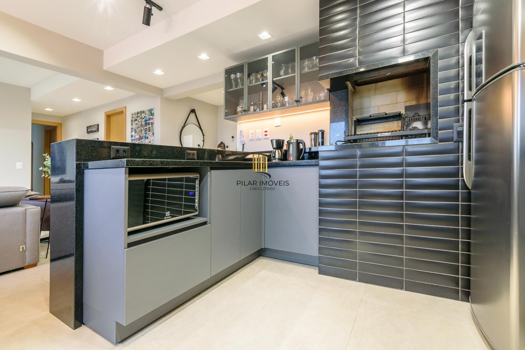 Apartamento com 2 dormitórios, 75m2 à venda no bairro farropilha