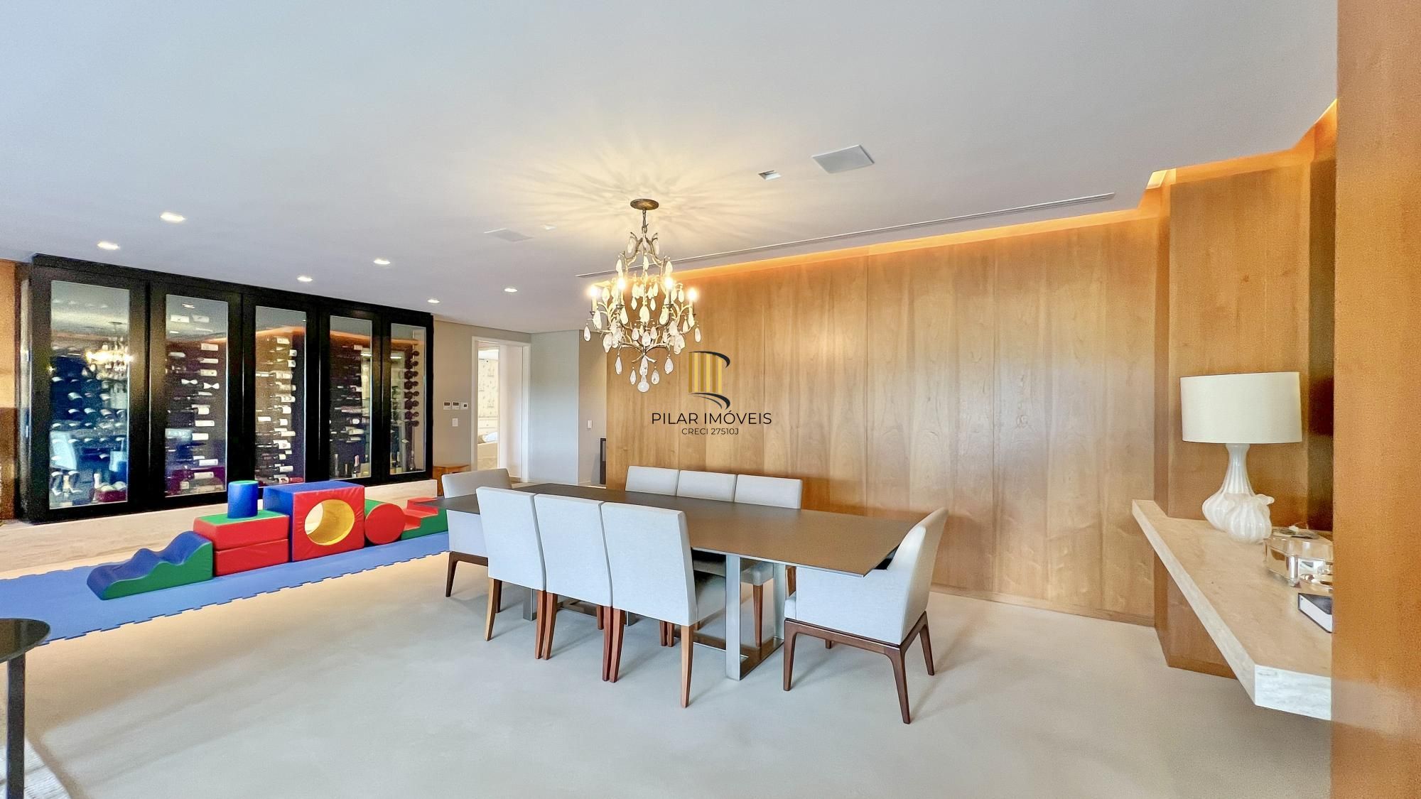 Mansão Suspensa Mobiliada no Las Piedras com piscina e vista para a mata nativa