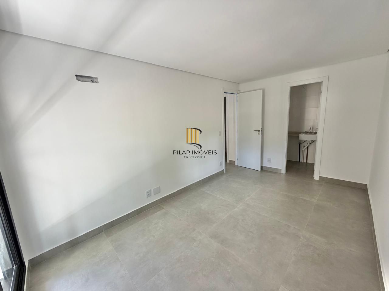 Excelente apartamento a venda no ITA123, com 2 domitórios no bairro Jardim Botânico.