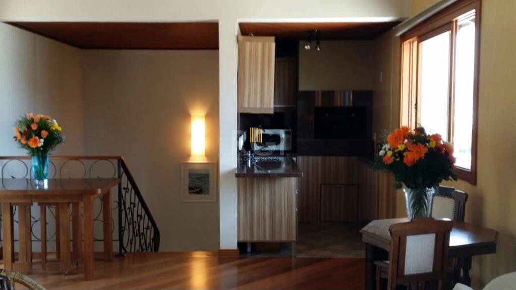 Vende cobertura mobiliada, 3 dormitórios, 3 vagas, Petrópolis