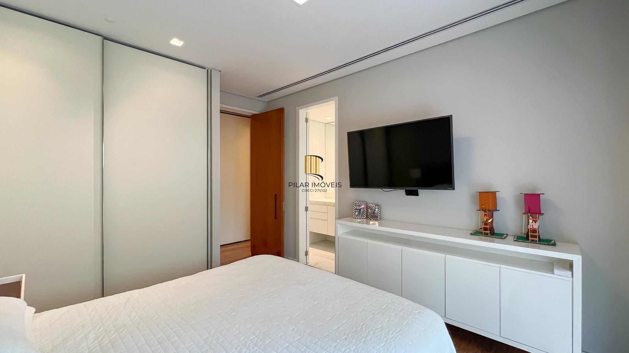 Mansão Suspensa Mobiliada no Las Piedras com piscina e vista para a mata nativa