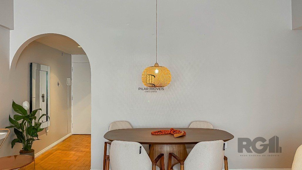 Apartamento para comprar ,  dois dormitórios, 1 vaga de garagem no Centro Histórico.