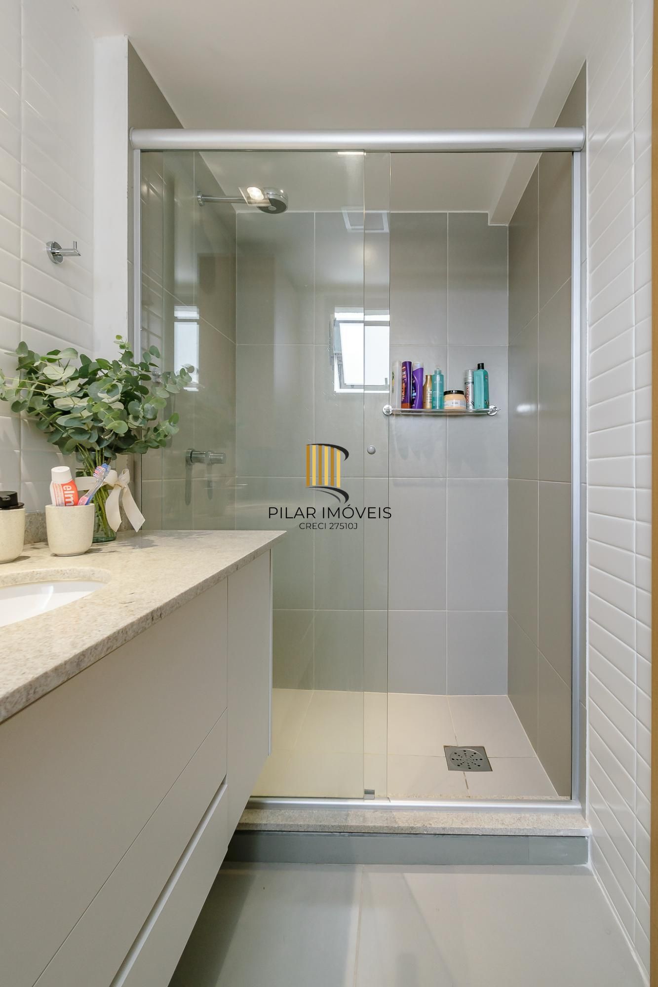 Apartamento com 2 dormitórios, 75m2 à venda no bairro farropilha