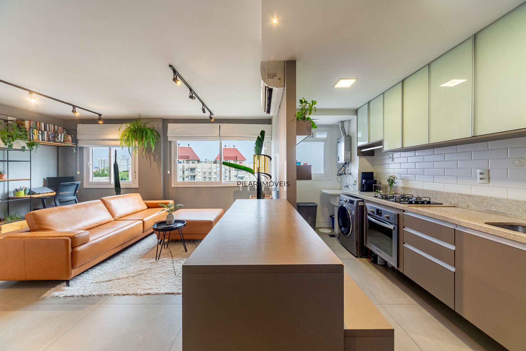 Apartamento mobiliado 60m² | 1 dormitório | Andar alto | Vista livre | 1 vaga