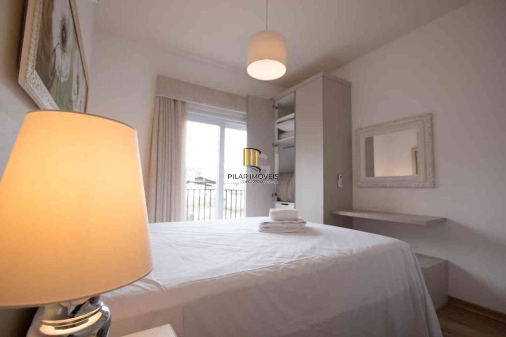 Apartamento com 1 dormitório para alugar, 52 m² por R$ 2.600,00