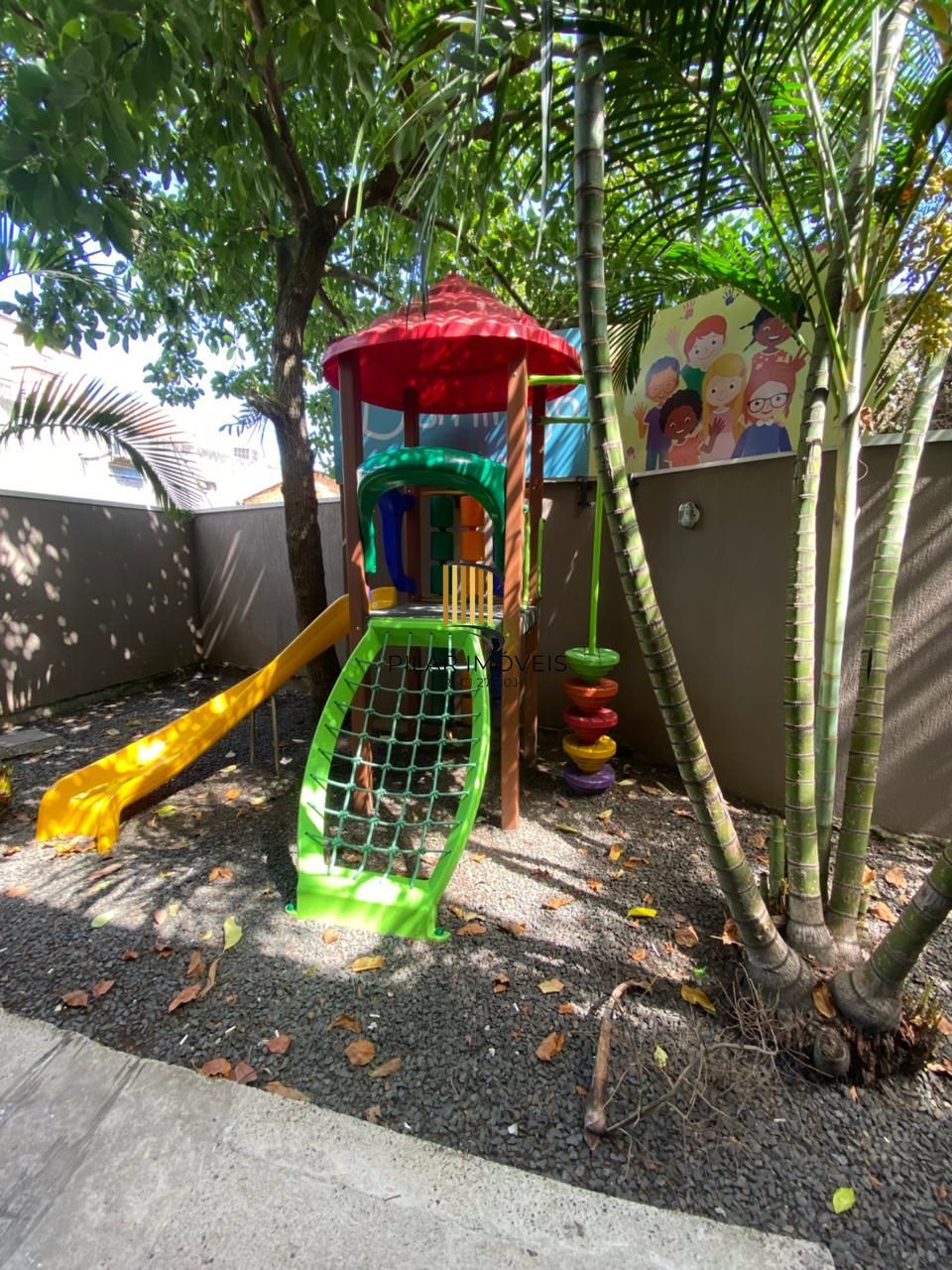 Excelente apartamento de 02 dormitórios com suíte na região central