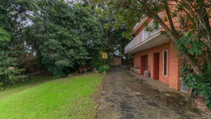 Casa, 1873 M² para Comprar com 4 Dormitórios e 6 Vagas Estacionamento