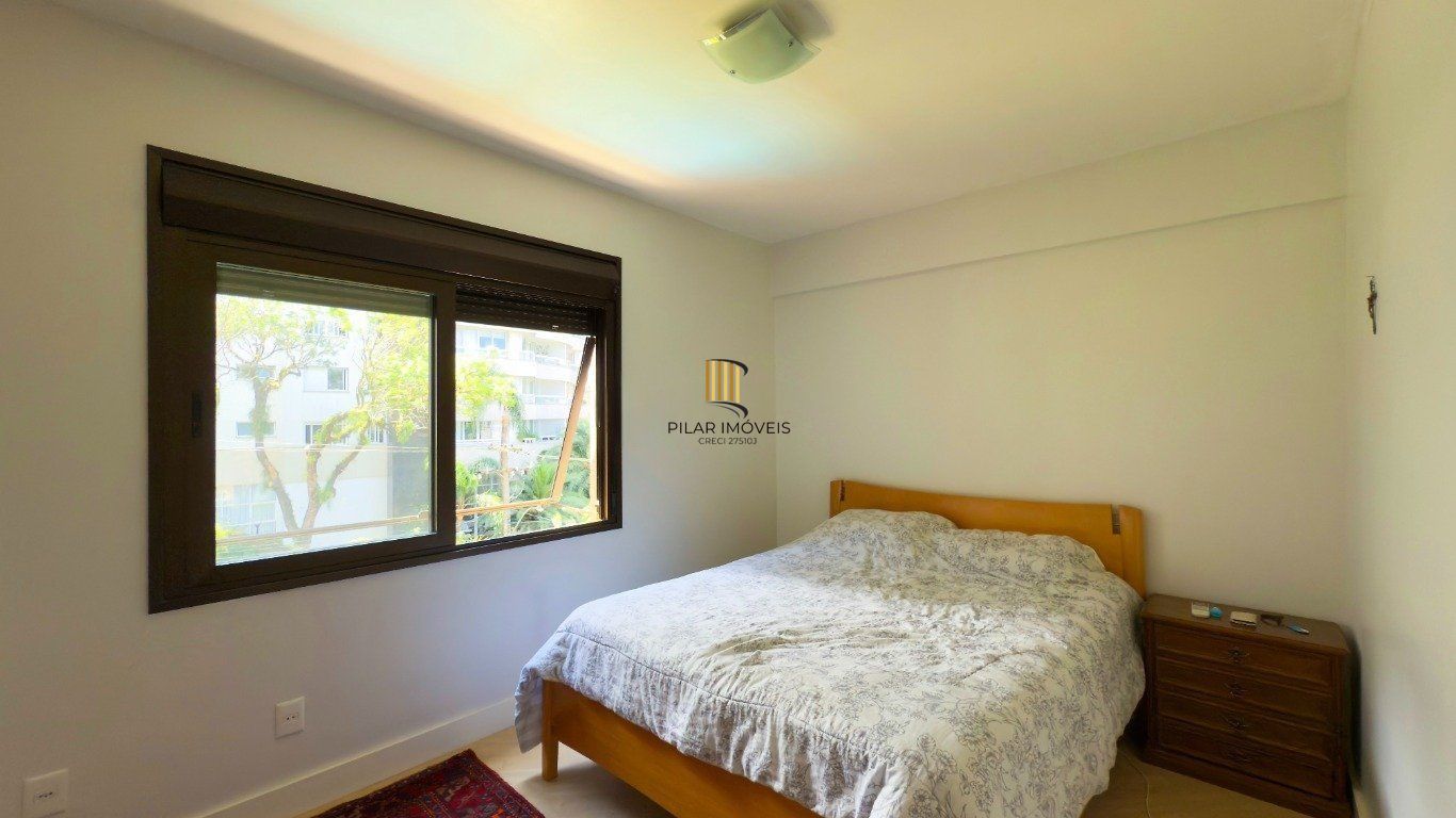 Apartamento semimobiliado com 2 suítes e 4 quartos no cobiçado bairro Bela Vista