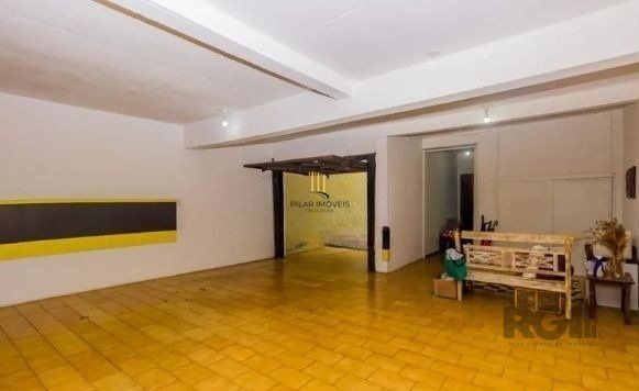 Casa com 7 Quartos e 6 vagas à Venda, 470 m² no Bairro Petrópolis