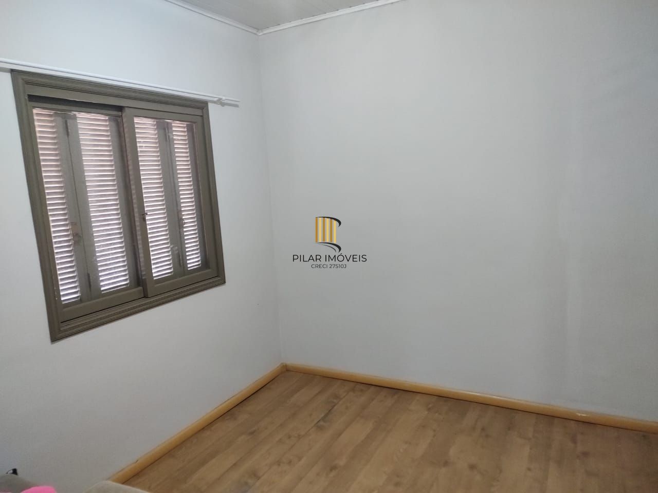 Vende Casa Comercial com deposito nos fundos, 289,80m²