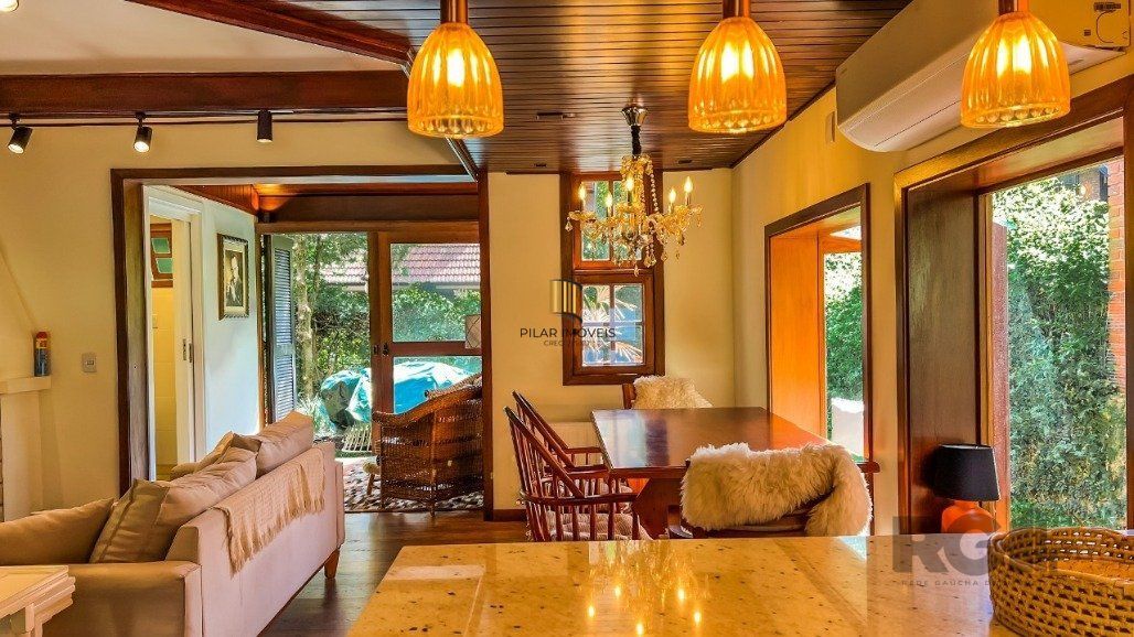 Casa Residencial para Comprar no centro de Gramado