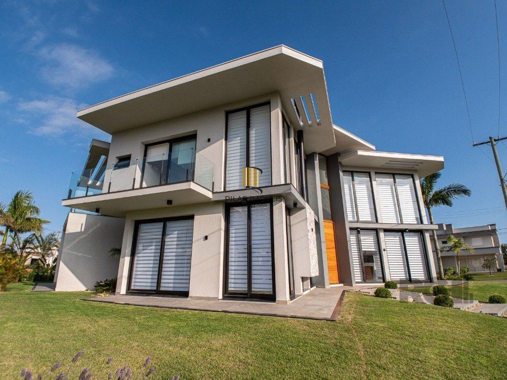 Mansão no Ocean Side para Comprar com  592m2 por R$ 5.200.000,00
