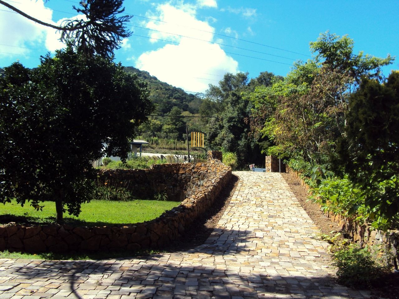 Área para comprar com casas Enxaimel em Nova Petrópolis.