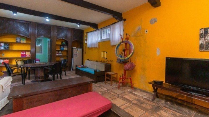 Casa, 1873 M² para Comprar com 4 Dormitórios e 6 Vagas Estacionamento