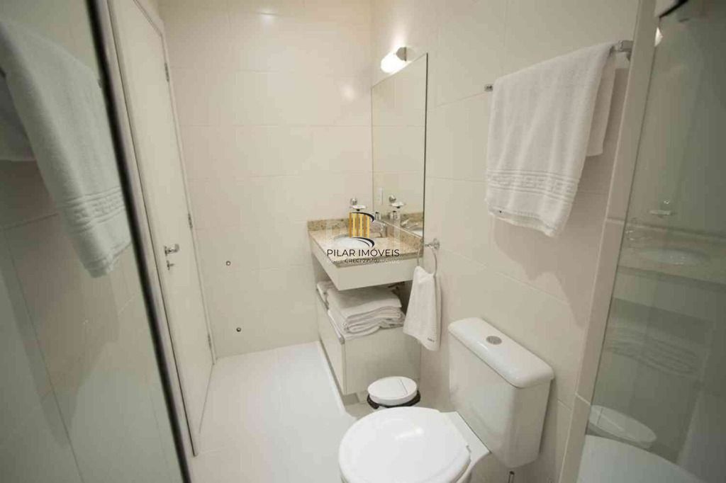 Apartamento com 1 dormitório para alugar, 52 m² por R$ 2.600,00