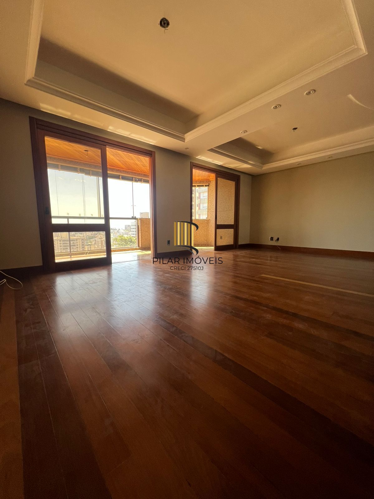 Alto Padrão no Bela Vista: 4 Dorms, Vista Rio, Lareira e 3 Vagas no Ed. Vercelli