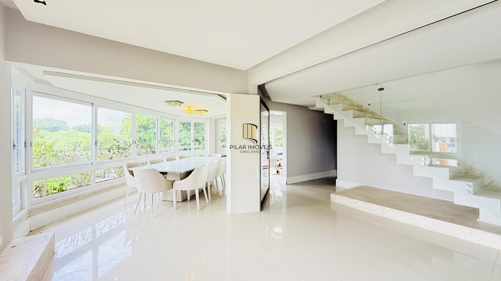 Cobertura Duplex de 318m com Piscina Privativa, Energia Solar e Vista Panorâmica