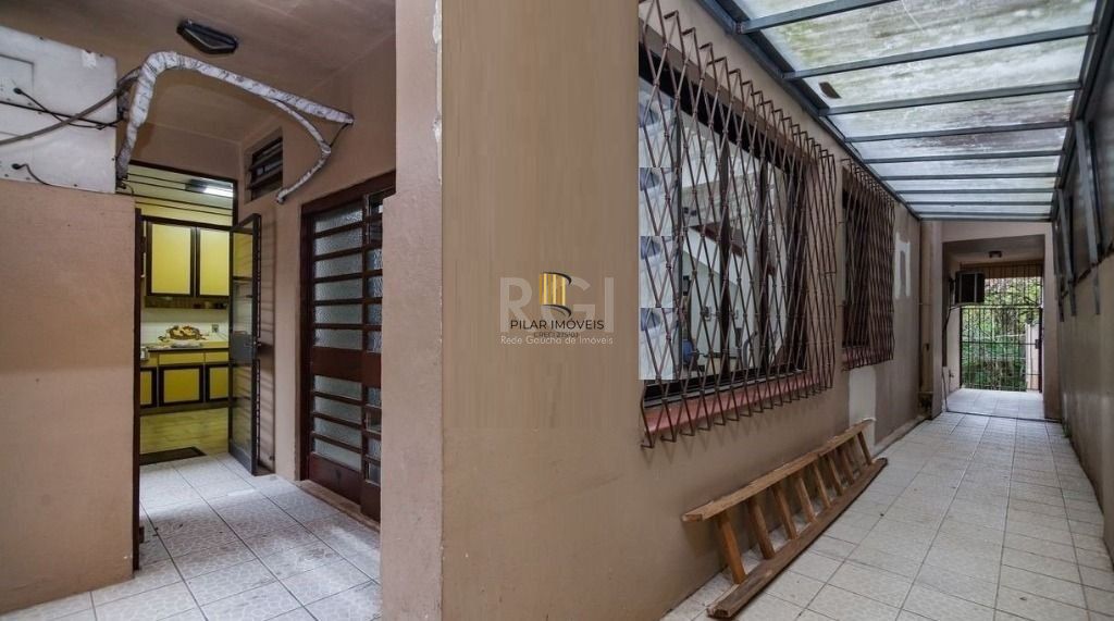 Casa Com 3 dormitórios Para Comprar ,  300 m² - Rio Branco - Porto Alegre/RS