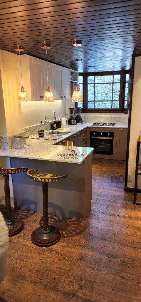Casa Residencial para Comprar no centro de Gramado