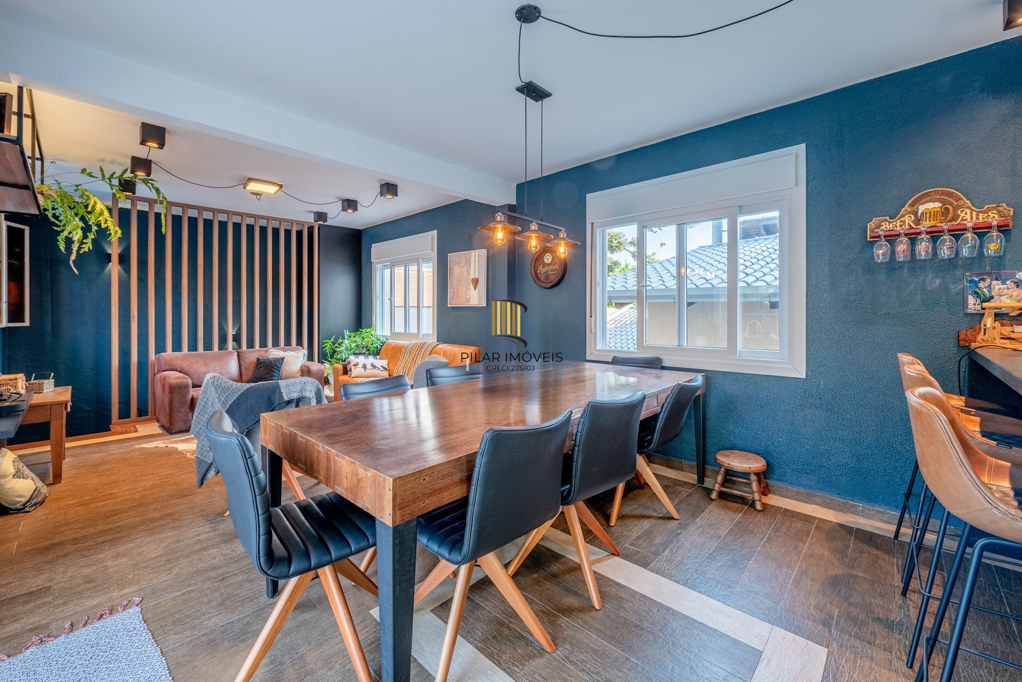 Casa com 357m² e 4 dormitórios, 3 suítes, 3 vagas