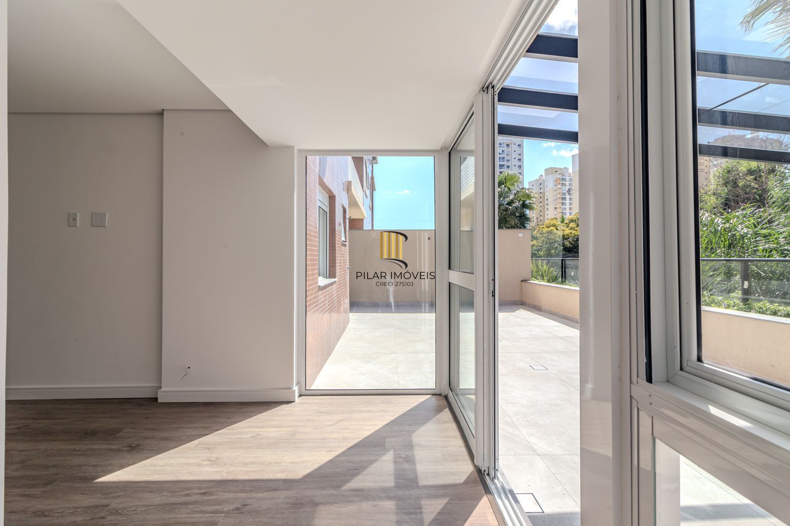 Apartamento Garden Espetacular: Pátio Privativo, Conforto Térmico e Sol na Medida Certa!