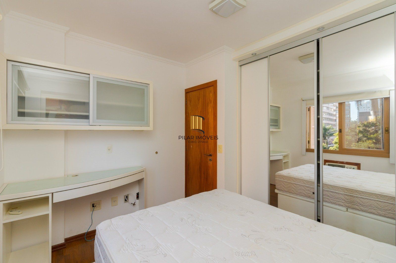 Charmoso apartamento semimobiliado no bairro Bela Vista