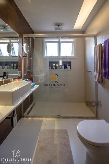 Apartamento para comprar com  3 suítes no Bairro Moinhos de Vento