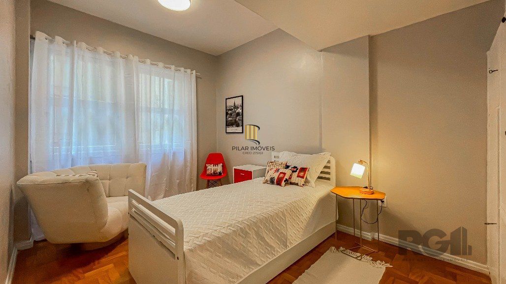 Apartamento para comprar ,  dois dormitórios, 1 vaga de garagem no Centro Histórico.