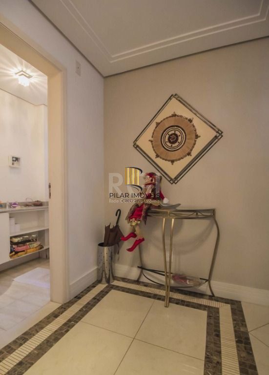 Casa Para Comprar  em condomínio com 5 quartos e 4 vagas no Jardim Botânico