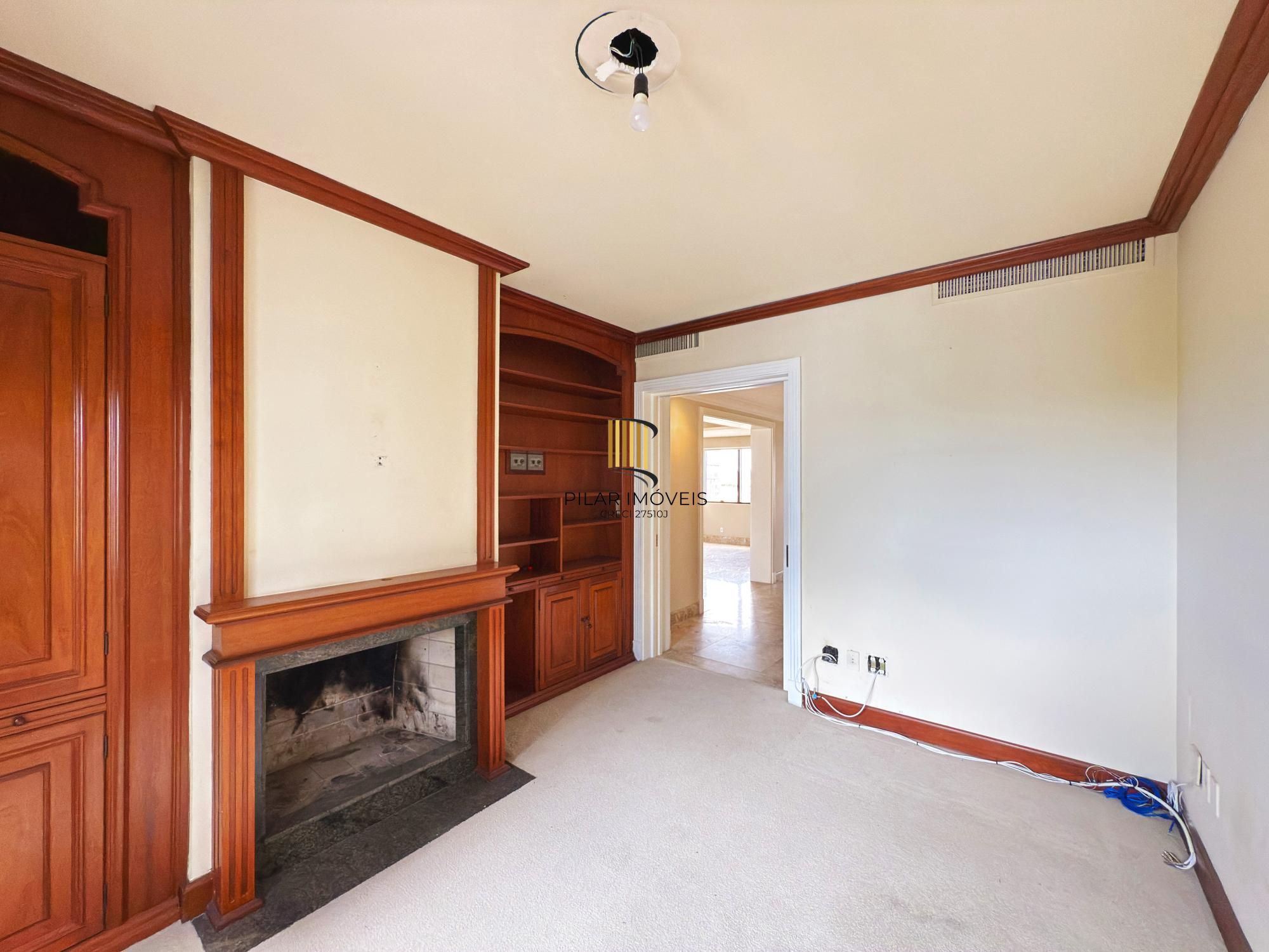 Apartamento com Lareira | Churrasqueira | 3 Suítes | Bairro Petrópolis