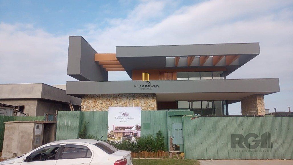 Casa com 3 dormitórios Para comprar Com  246 m² por R$ 1.800.000,00 - Centro - Torres/RS