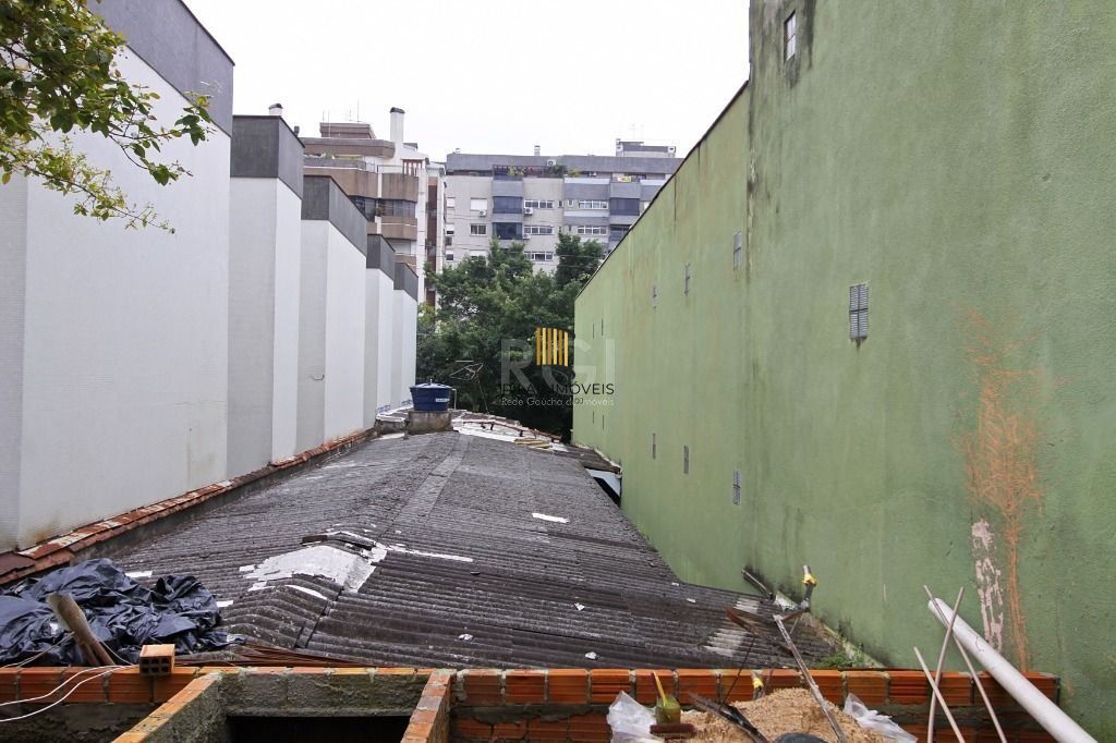Terreno com Casa Para comprar com 3 dormitórios  111 m²