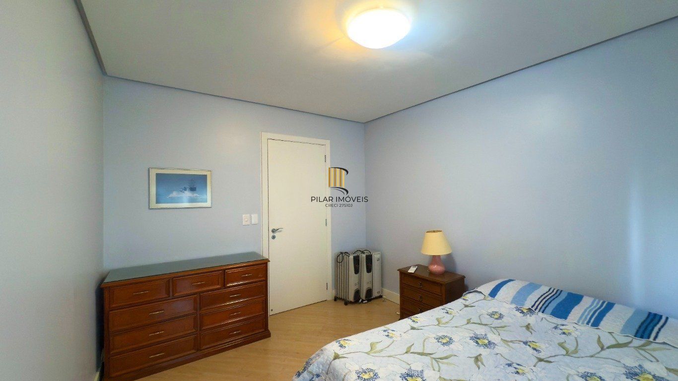 Apartamento semimobiliado com 2 suítes e 4 quartos no cobiçado bairro Bela Vista