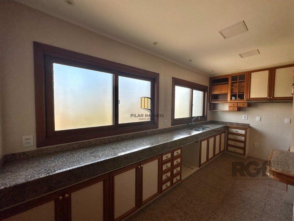 Apartamento com 4 suítes no Bairro Rio Branco semi-mobiliado com vista 360 graus