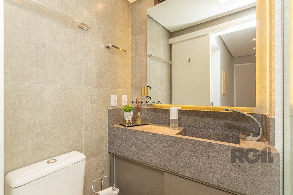 Apto 3 dormitórios, transformado em 2 com suíte e closet enorme, 2 vagas de garagem no jardim botânico