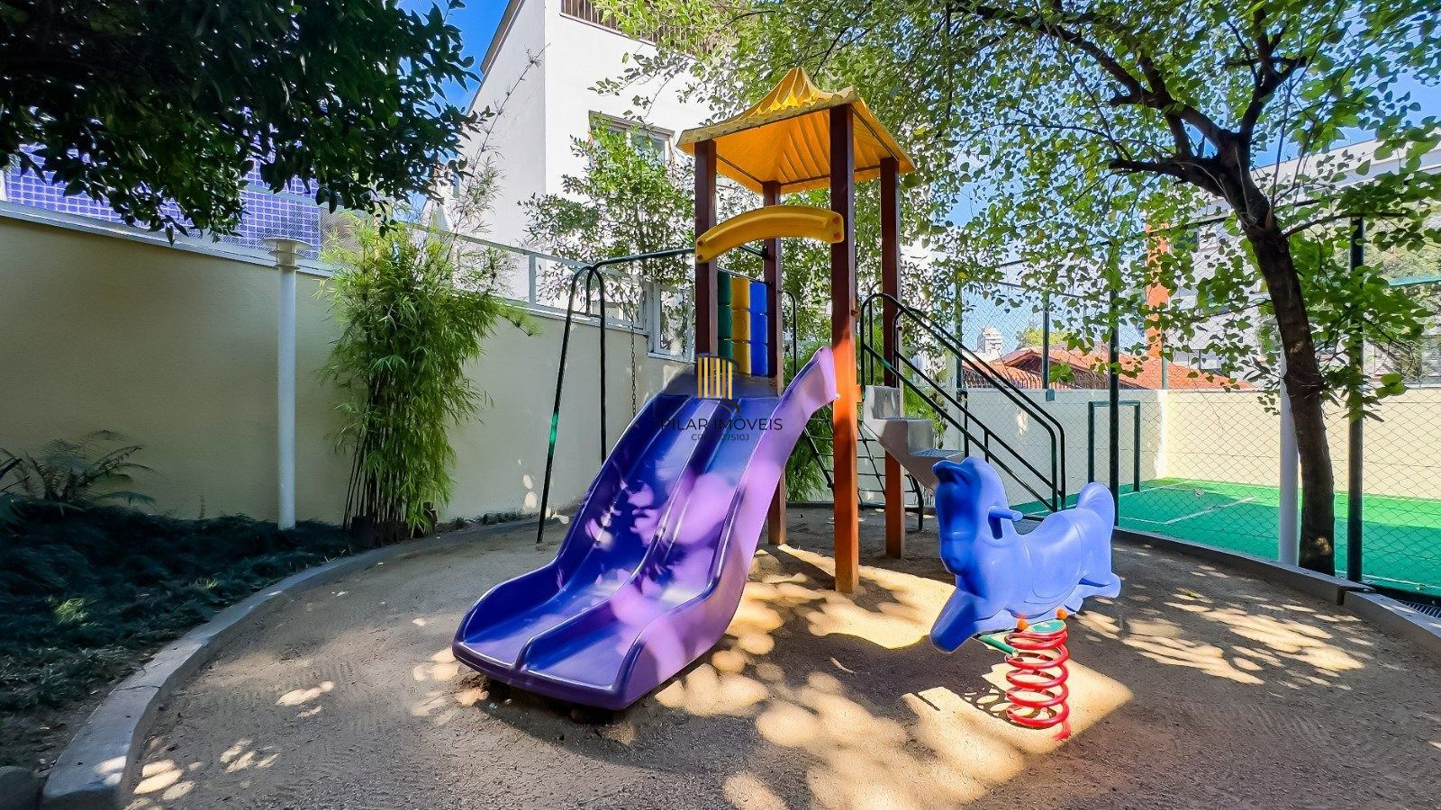 Apartamento totalmente mobiliado com 65m² no bairro Petrópolis!