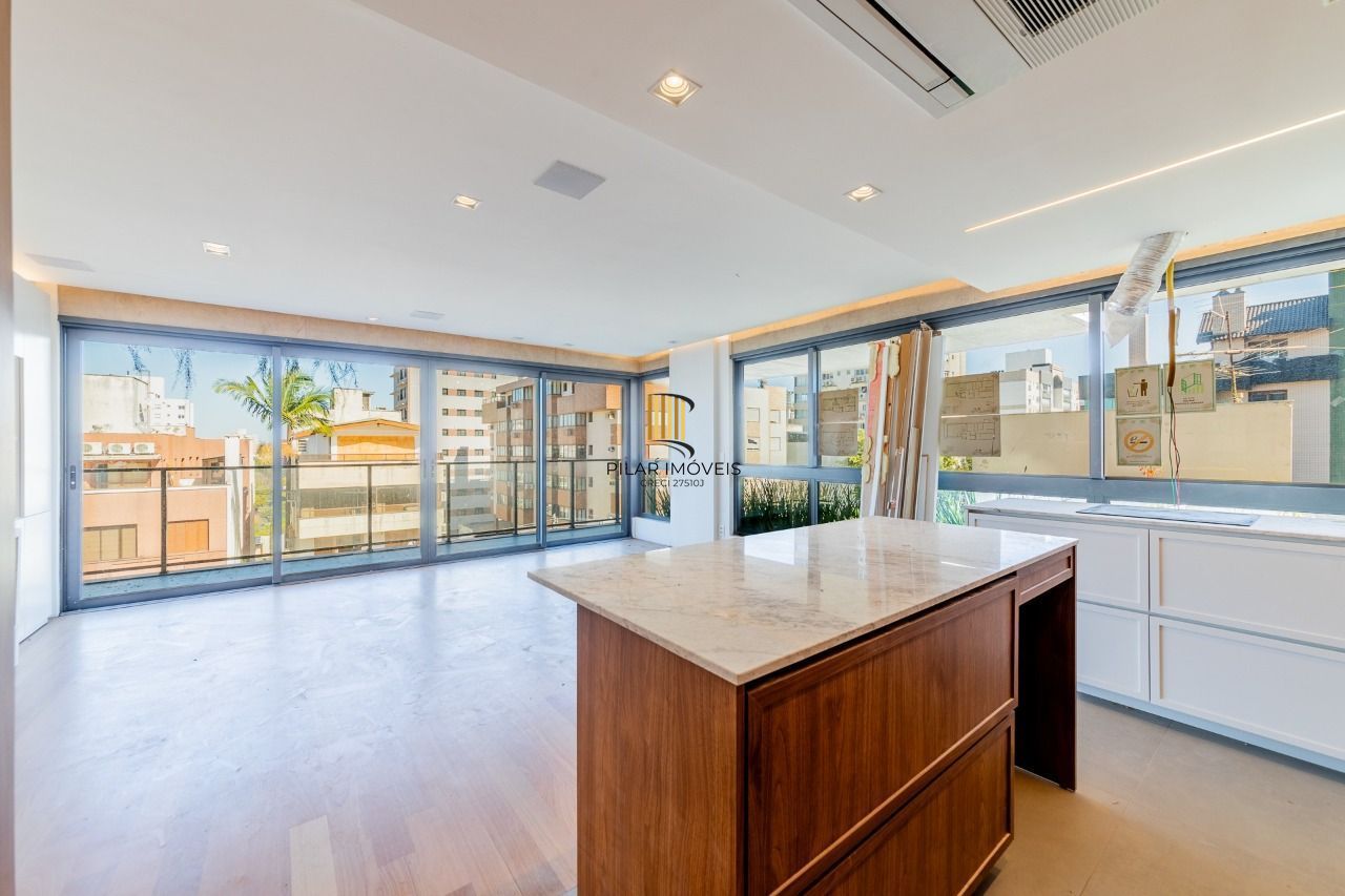 Apartamento novo 3 dormitórios com 2 vagas próximo ao Grêmio Náutico União