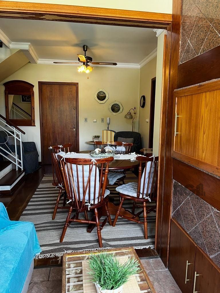 Cobertura duplex com 2 suítes e uma vaga para Comprar em Gramado.