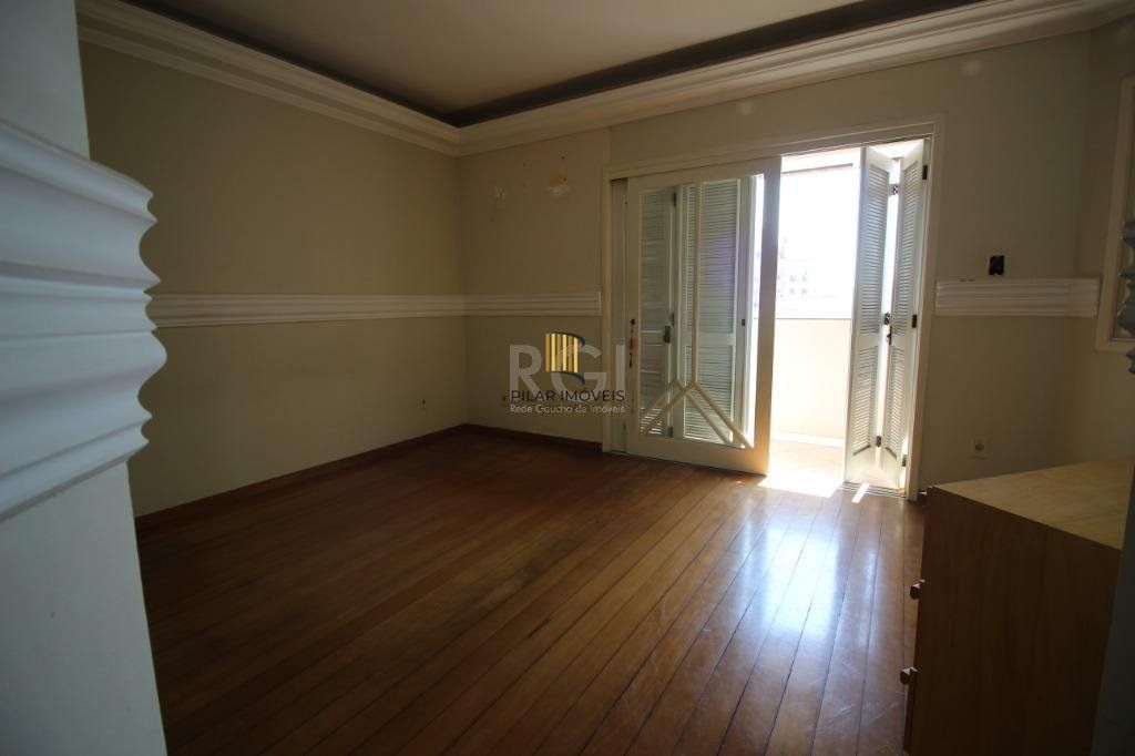 Casa para comprar com 4 dormitórios, 458 m² - Chácara das Pedras - Porto Alegre