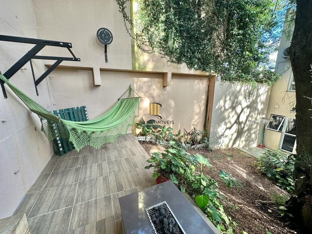 Casa em Condomínio para Comprar no bairro Pedra Redonda com 4 suítes