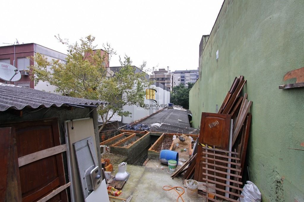 Terreno com Casa Para comprar com 3 dormitórios  111 m²