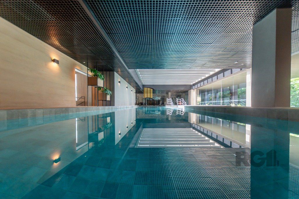 Apto de 3 suítes, andar alto, 115m² privativos com lavabo, cozinha americana e churrasqueira.