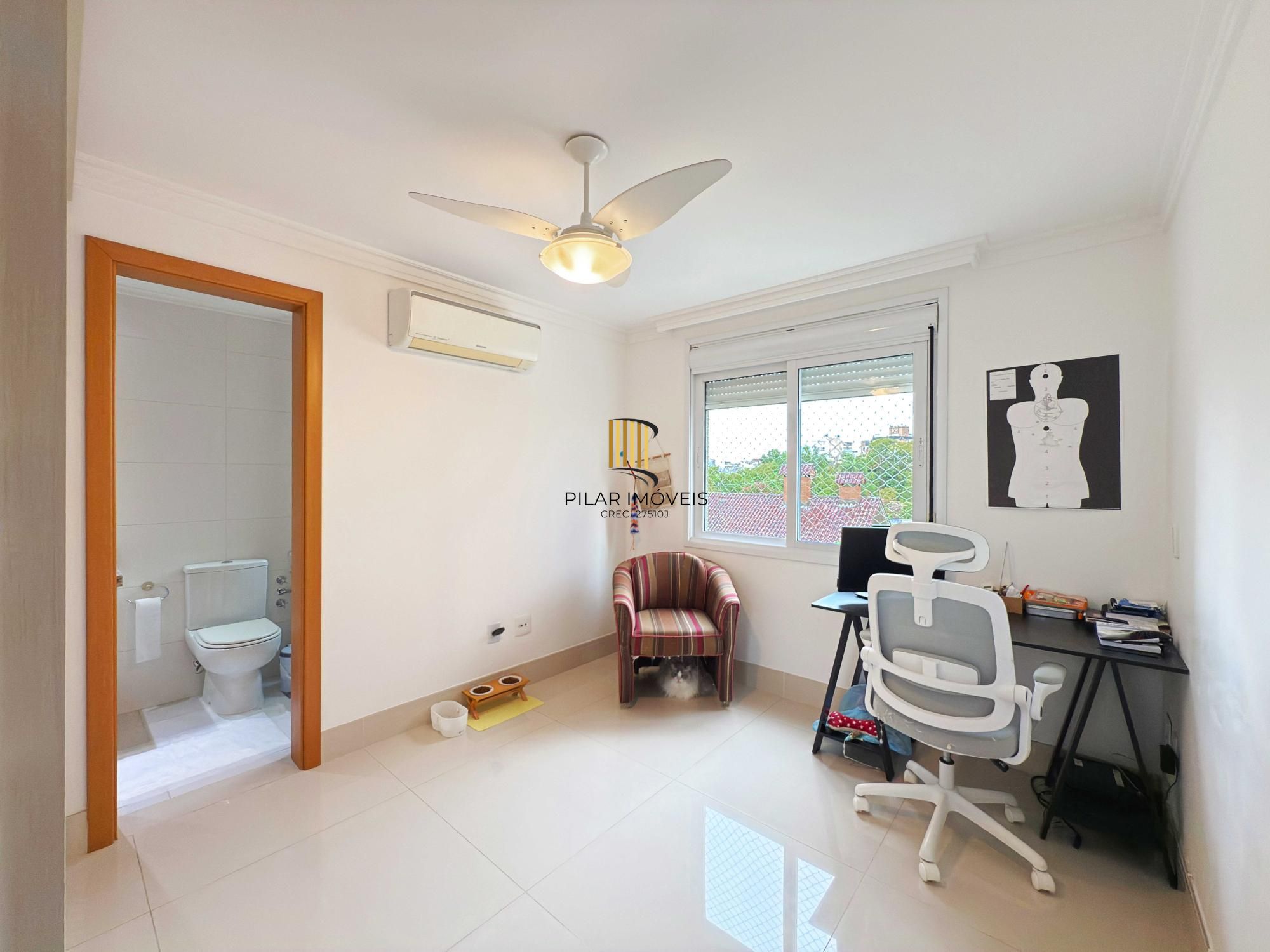 Apartamento a venda semi-mobiliado com dois dormitórios no bairro São João/PoA