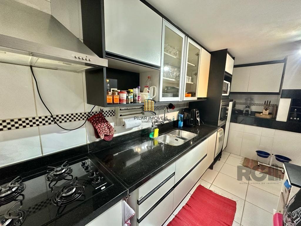 Casa em Condomínio para Comprar no bairro Pedra Redonda com 4 suítes